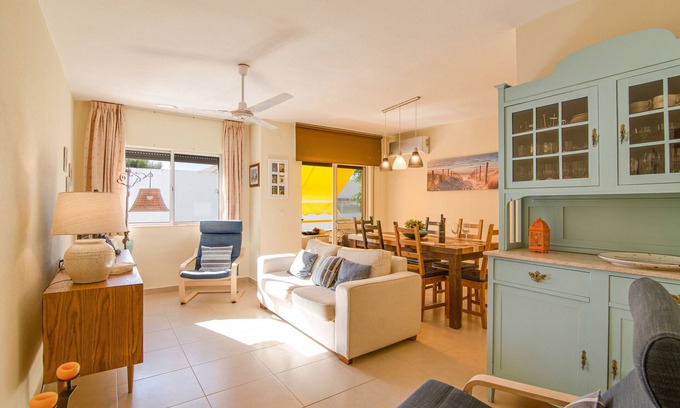 Se Apartment | Delightful Holiday Apartment “Tiagos” with Balcony & Wi-Fi