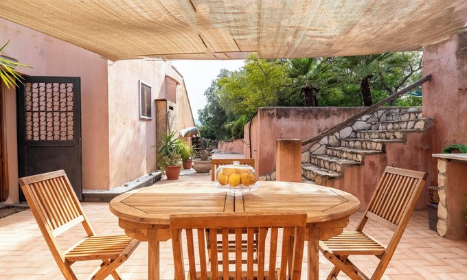 Torre di Bari Apartment | Guest Rated 10/10: Appartamento Ulivi with Ocean View