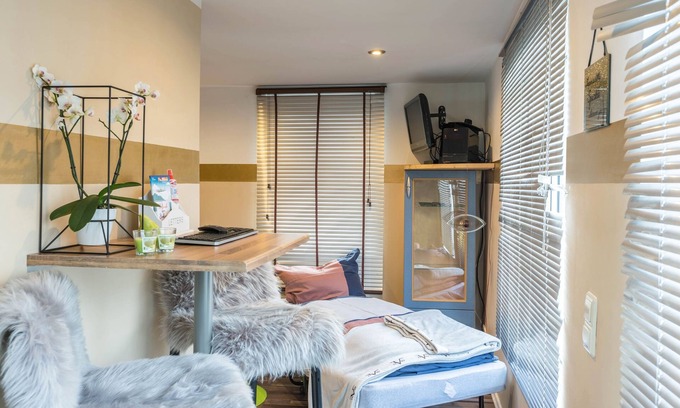 Stockach Apartment | Cozy "Vogelvilla" Apartment by Lake Constance with Wi-Fi