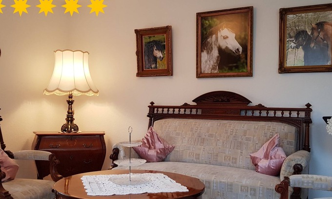 Wegensen Apartment | Cozy Wales Holiday Apartment with Ocean View and Pool