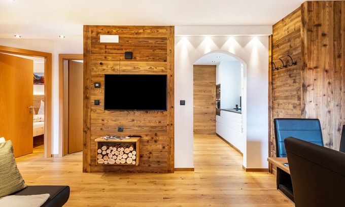 Feldthurns Apartment | Modern Holiday Apartment "Wegscheiderhof" with Mountain Views