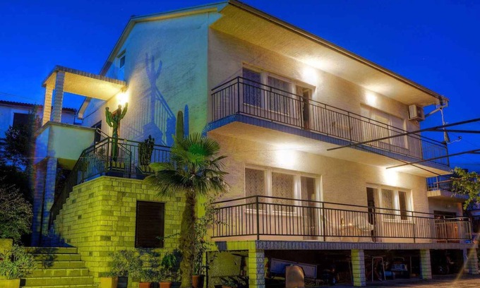Crikvenica Apartment | Beautiful Holiday Apartment with Garden Terrace & Ocean View