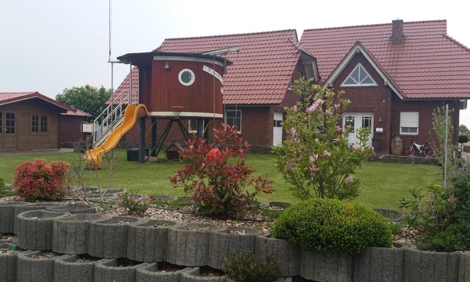 Wirdum House | Cozy Holiday Apartment in Wirdum for 1-4 Guests