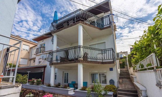 Selce Apartment | Seaside Apartment with Ocean View Steps from the Beach