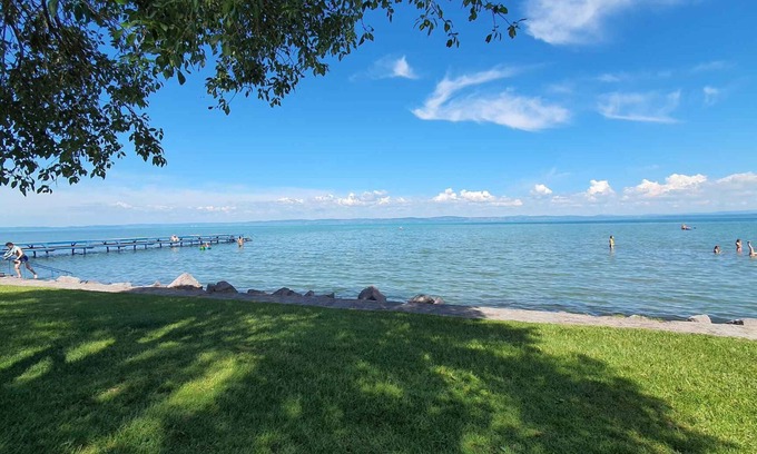 Siofok-Sosto Apartment | Comfortable Holiday Apartment with Air Conditioning Near Balaton