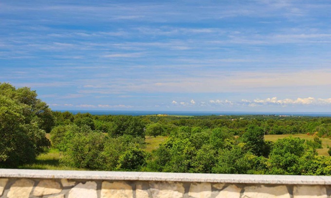 Valica Apartment | Cozy Holiday Apartment with Ocean View and Pet-Friendly Perks