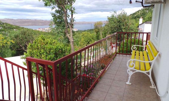Karlobag Apartment | Cozy Holiday Apartment with Internet and Barbecue Access