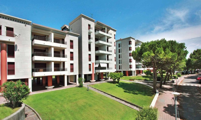 Lignano Sabbiadoro Apartment | Relaxing Residence Porta del Mare with Oceanfront Amenities