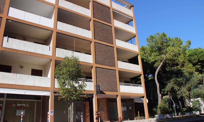 Lignano Sabbiadoro Apartment | Cozy Holiday Apartment with Balcony and Oceanfront Views