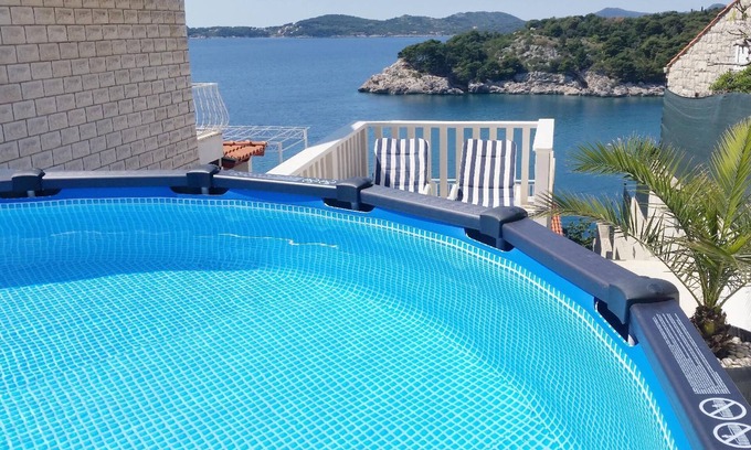 Stikovica Apartment | Cozy Holiday Apartment Zaton with Pool and Kitchen Access