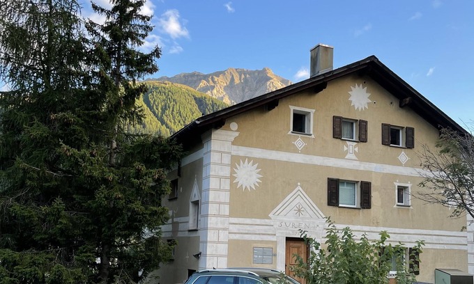 Zuoz Apartment | Cozy Holiday Apartment Zuoz for 6 with Family-Friendly Amenities