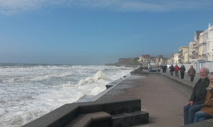 Wimereux House | Cozy Holiday Home for 6 with Ocean Views in Wimereux