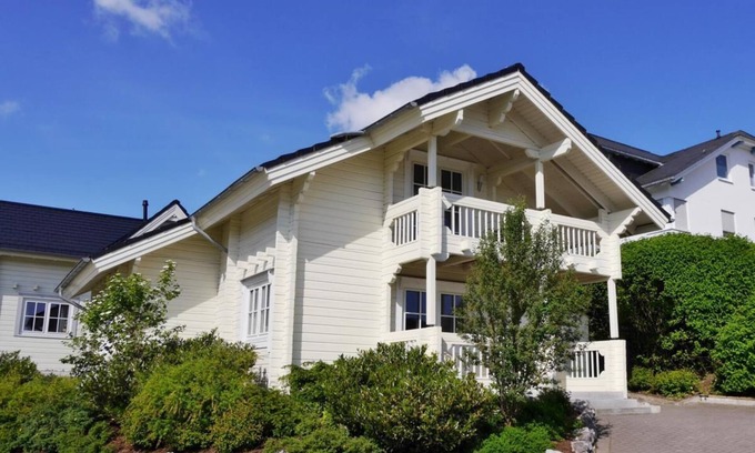 Ortsmitte House | Discover FerienBlockhaus****: Pet Friendly & Spa Access