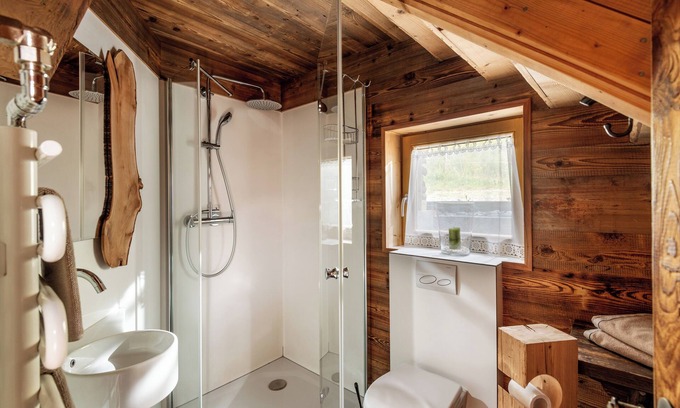 Gruberberg Cabin | Idyllic Holiday Cottage with Pool in Kitzbühel Alps