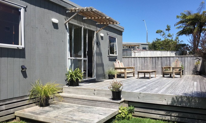 New Plymouth Cottage | Cozy Holiday Cabin with Wi-Fi and Pet-Friendly Perks