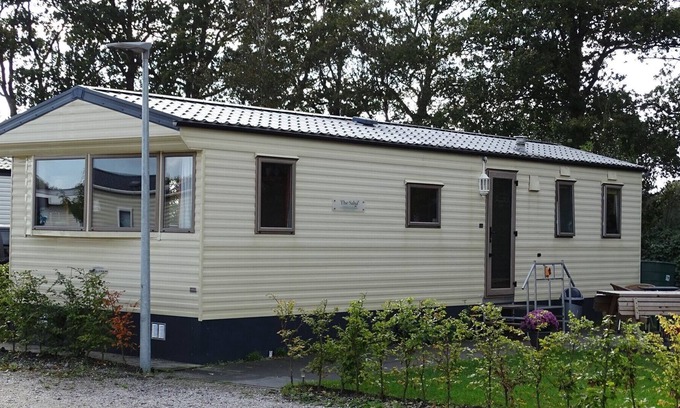 Paasloo House | Holiday chalet near the canals of Giethoorn (Dutch Venice) and National Park Weerribben - Wieden, beautiful nature and many animals such as the otter, kingfisher, roe deer, fox, buzzard, hawk and many others. Particularly loved by walkers, cyclists, bi...