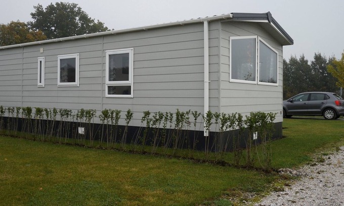 Paasloo House | Holiday chalet near the canals of Giethoorn (Dutch Venice) and National Park Weerribben - Wieden, beautiful nature and many animals such as the otter, kingfisher, roe deer, fox, buzzard, hawk and many others. Particularly loved by walkers, cyclists,