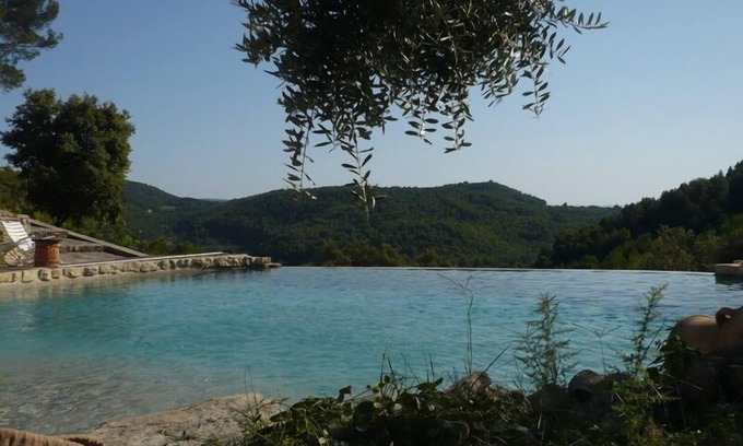 Fontaine-de-Vaucluse Cottage | Idyllic Cottage Stay with Pool & Top Guest Rating of 9.8
