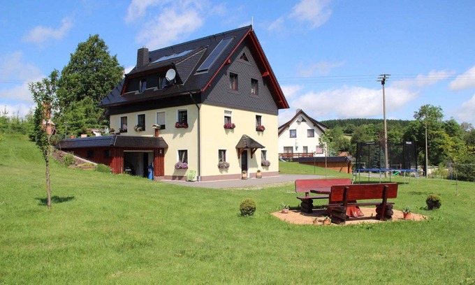 Dorfchemnitz Apartment | Perfect Holiday Apartment with Pool Access and Pet-Friendly