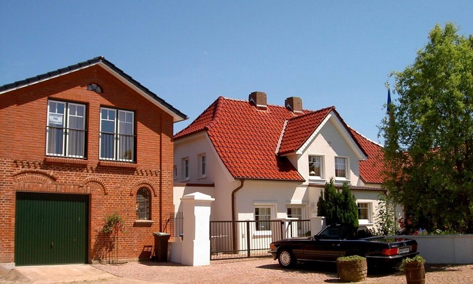 Lemkenhafen House | Cozy Holiday Home for 2 in Fehmarn with Kitchen Amenities