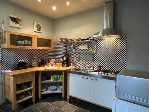 Neustadt an der Weinstrasse Apartment | Cozy Holiday il Macellaio Apartment with Dining Options