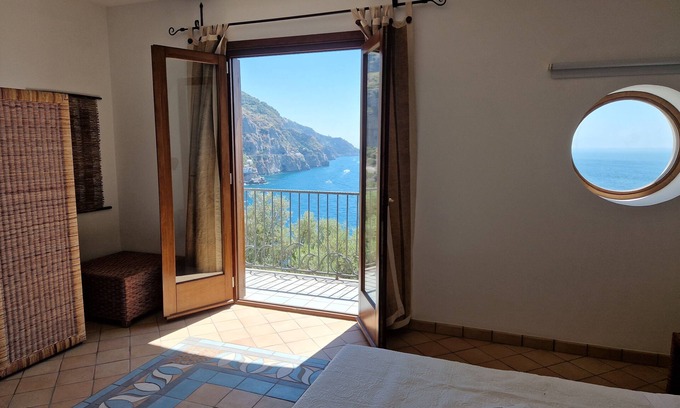 Praiano Hotel | Top-Rated Holiday Double: Enjoy Breakfast and a Hot Tub