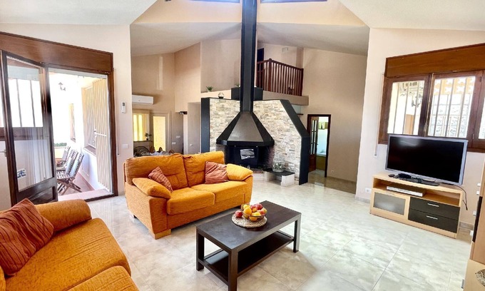 L'Hospitalet de l'Infant House | Spacious Holiday House in Hospitalet del Infante for 8