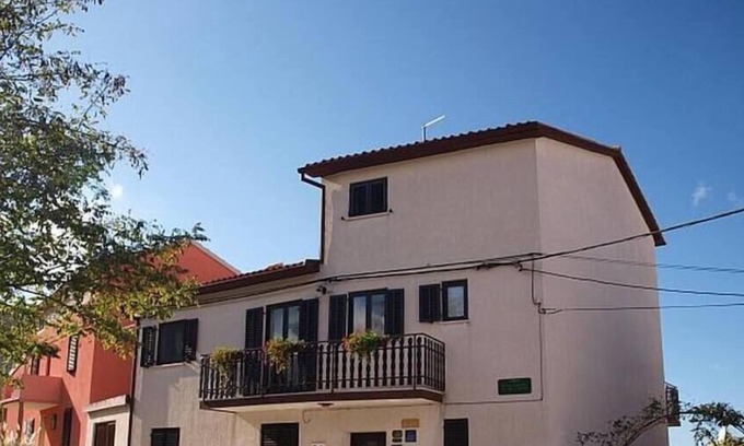 Bale Apartment | Ideal Holiday Flat for 4 in Medieval Bale near Rovinj