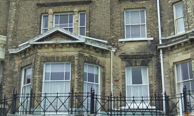Lowestoft Apartment | Oceanfront Holiday Flat with 10/10 Guest Ratings