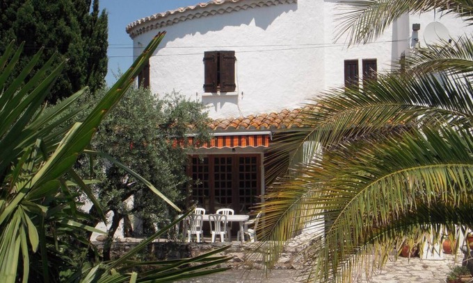 Arles Apartment | Exceptional Holiday Flat with Pool Near Arles - 9.8/10 Rating