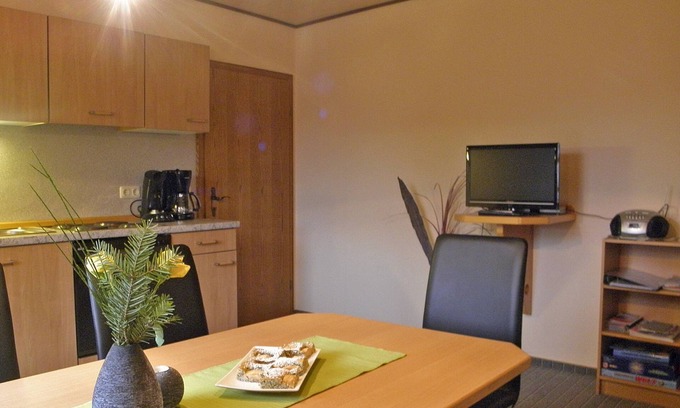 Medelon Apartment | Relaxing Holiday Flat "Schwalbennest" with Garden & Wifi