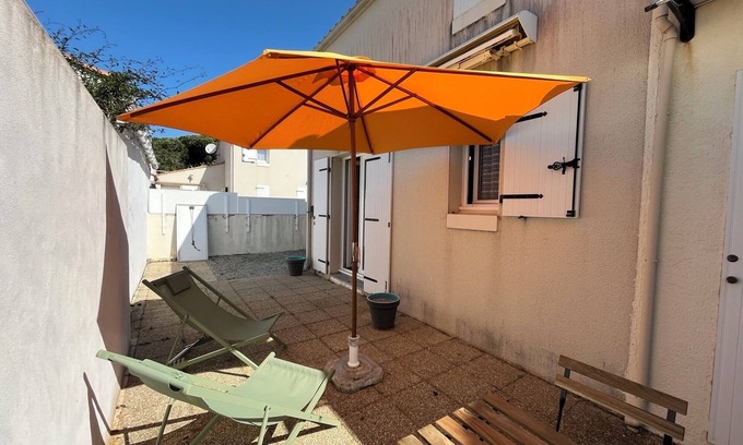 Domino House | Holiday Home 'Résidence Les Emeraudes N°4' with Private Terrace