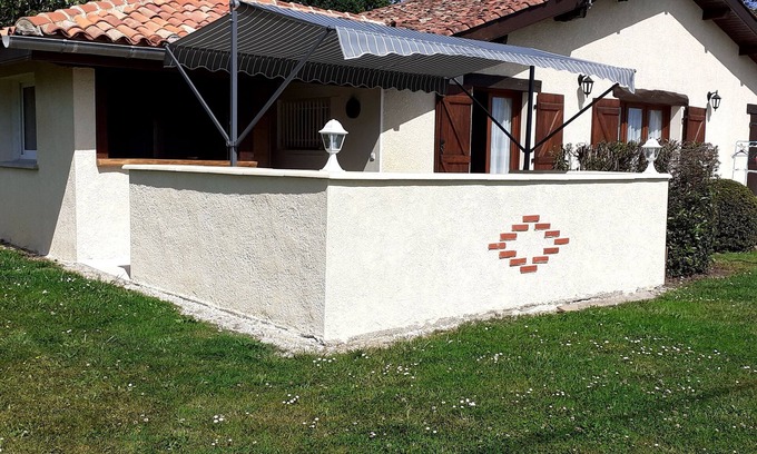Saint-Geours-d'Auribat House | Relaxing Holiday Rental with Spa & Pool in Préchacq