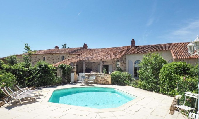 Saint-Laurent-de-la-Salle House | Relax at Gîte de l'Orangerie - Family-Friendly Retreat