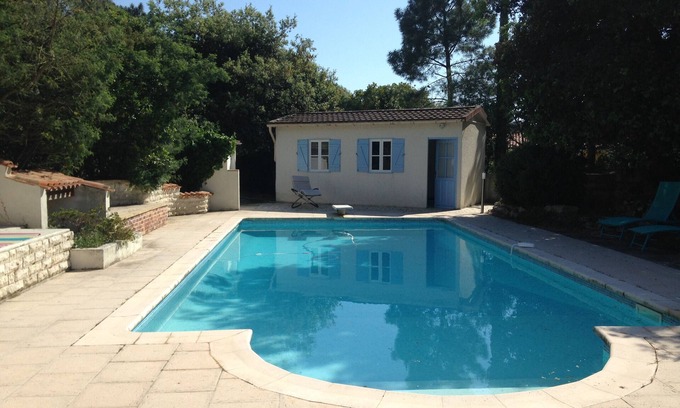 Saint-Trojan-les-Bains House | Delightful Holiday Home 'Jardin Arboré' with Private Pool