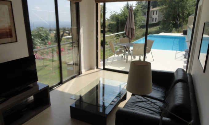 Tourrettes-sur-Loup House | Idyllic Holiday Guest House with Infinity Pool & Ocean View