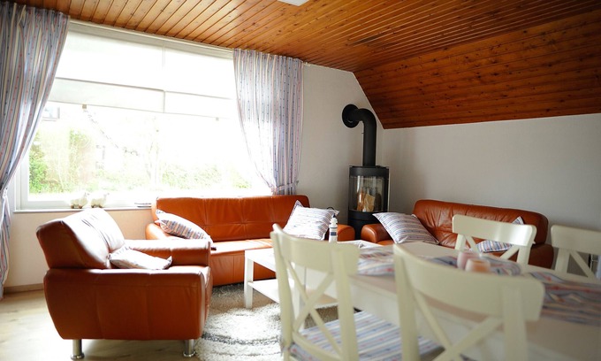 Friedrichskoog-Spitze House | Idyllic Ferienhaus Friedrichskoog with Garden & Ocean View