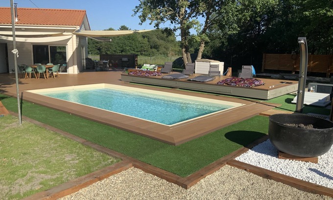 Saint-Vivien-de-Medoc House | Oceanfront Holiday Home in Saint Vivien de Médoc - 10/10 Rated
