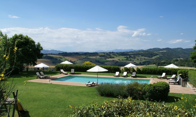 Montone House | Relax at Belvilla by OYO Gherardi Lavanda with Pool & Breakfast