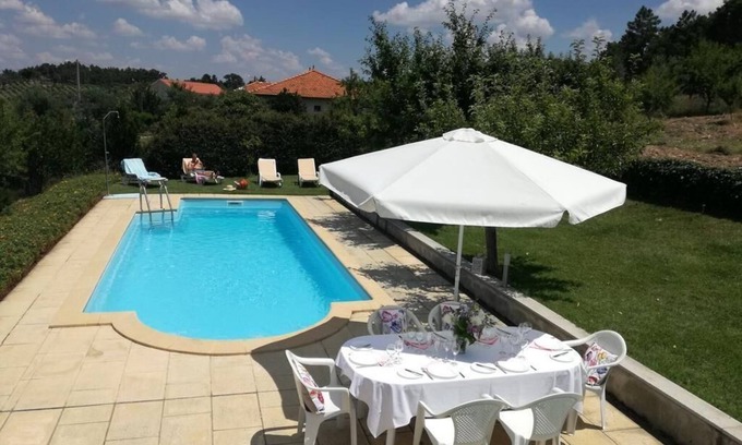 Felgar House | Comfortable Holiday Home Freixo Espada à Cinta with Pool