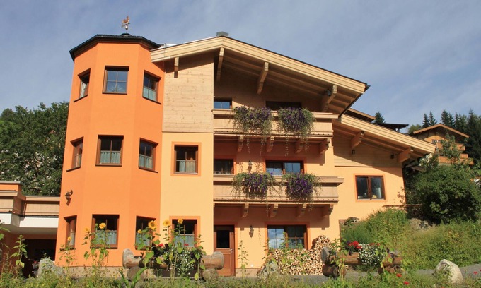 Vorderglemm House | Inviting Holiday Home with Spa Near the Slopes