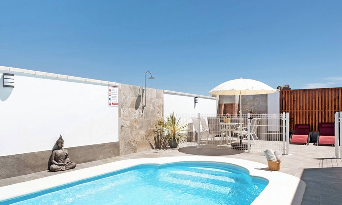 Chiclana de la Frontera House | Relaxing Escape at La Posada: Pool, Garden & Wi-Fi