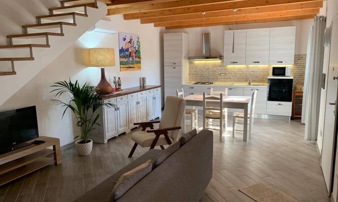 San Giovanni Suergiu House | Relaxing Retreat at Domu Quesada with Private Terrace & Wi-Fi