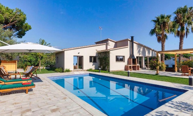 Calonge House | Elegant Holiday Home Emporion by Interhome - 10/10 Rated