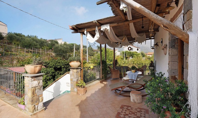 Colli di Fontanelle House | Cozy Holiday Home "Li Galli" with Sea View & Garden