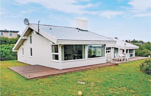 Egsmark Strand House | Inviting Ebeltoft Retreat with Sauna & Family-Friendly Perks