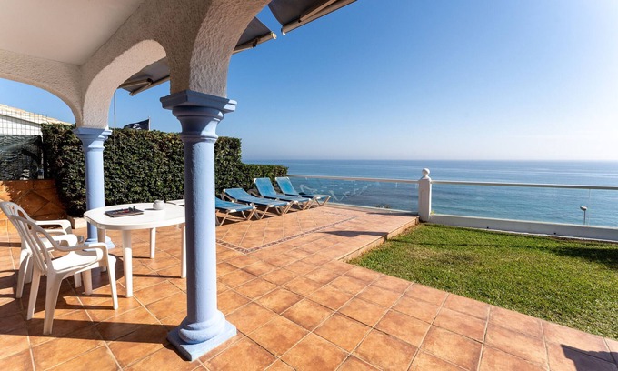 El Faro House | Oceanfront Villa "11 House" with Pool & Stunning Views