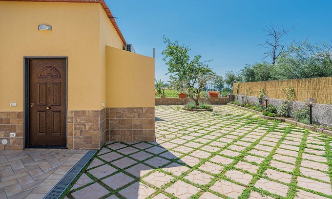 Vico Equense House | Charming Retreat Near Sorrento & Pompeii with Family Amenities