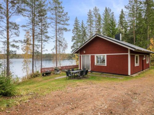 Lotjola House | Family-Friendly Retreat at Holiday Home Aamuntorkku