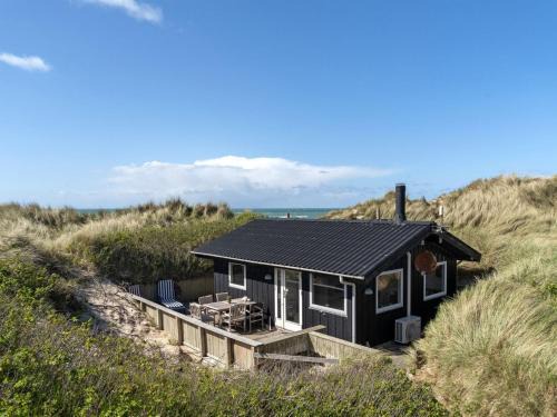 Lokken House | Cozy Holiday Home Abbie - Steps from NW Jutland Beach